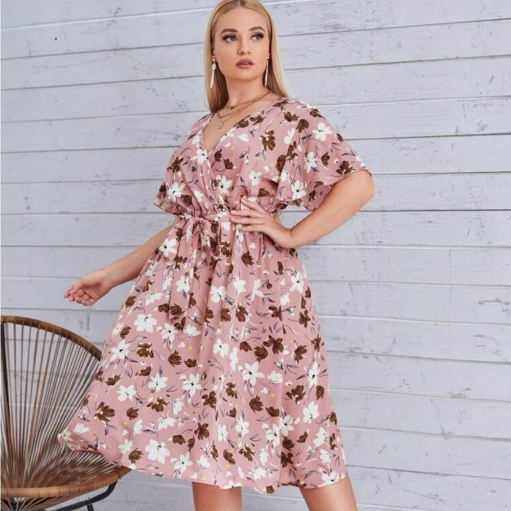 NWOT Floral Belted Neck Dress Shein Curve Size 3X